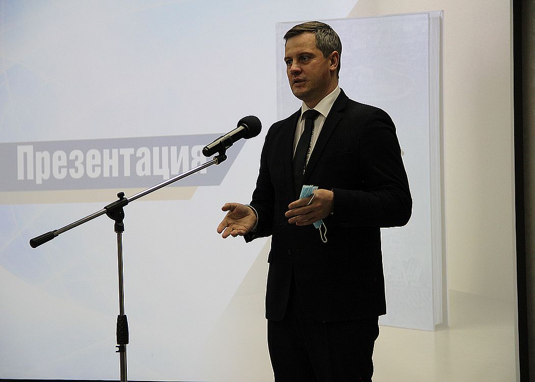 Владимир Викторович Кнауб, директор РИИЦ Нефть Приобья