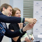 Селфи Михаила Харитонова  с победителем отборочного тура в Сургуте Александрой Минуховой