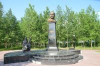Открыт памятник Т.Г. Шевченко (2005)